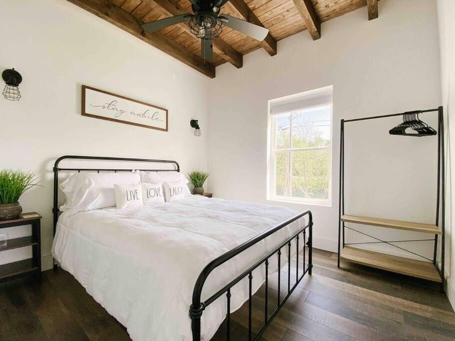 Appartamento Cozy Smoky Mountain Tiny House Pigeon Forge Esterno foto